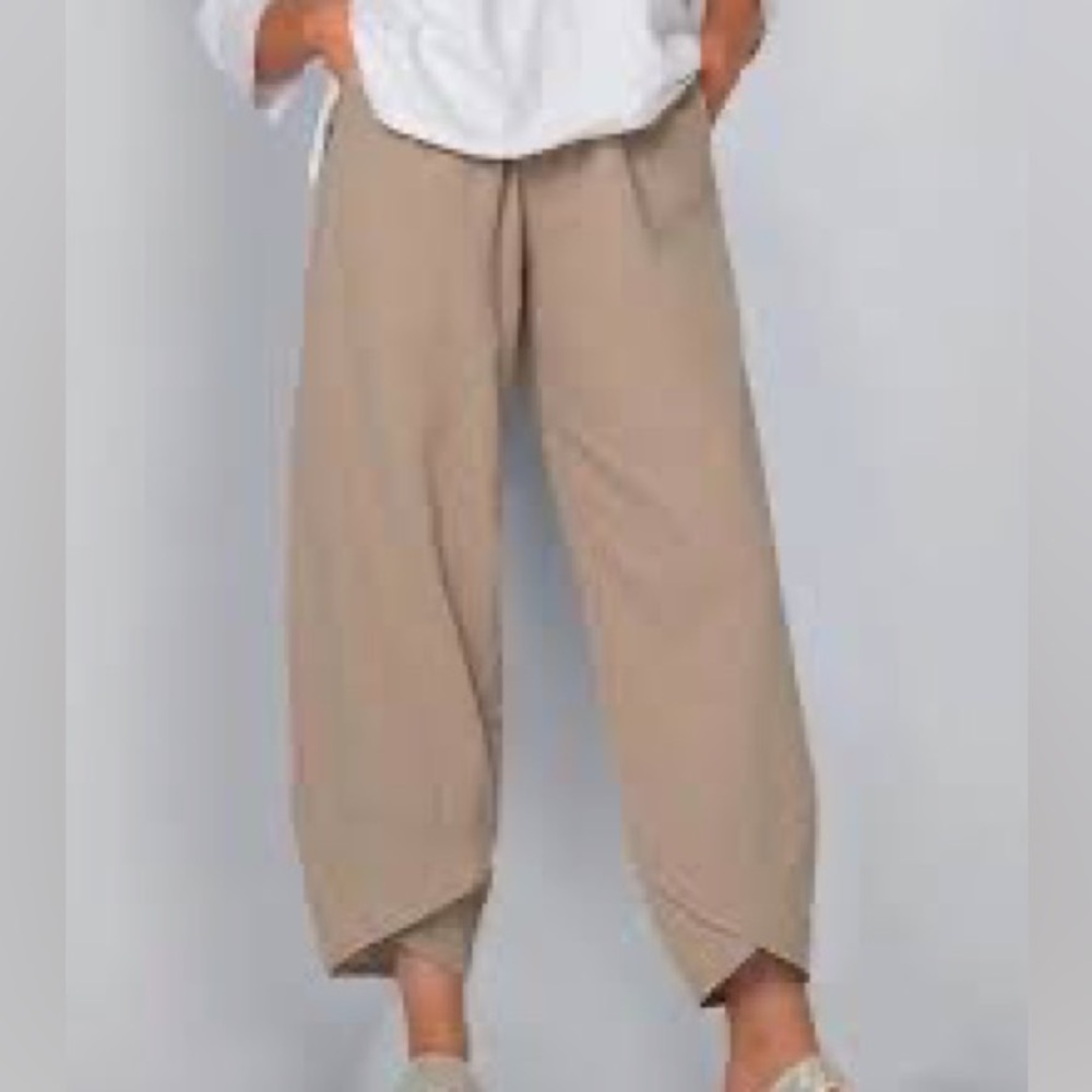 Uniquely Cropped, Awesome MissLookPants, Elastic,Slouch Look, “ADORABLE!! Large